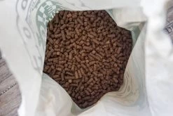 WOOOF Eend 18KG - Geperst Hondenvoer - Hypoallergeen Hondenvoer - Geperste Hondenbrokken - Droogvoer -Dierenwinkel 1200x800 7