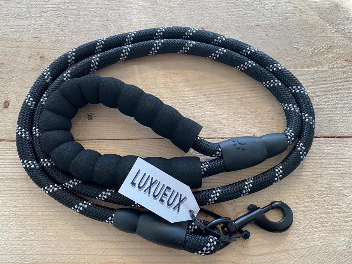 Hondenriem - Luxueux - Nieuw Verstevigd Model – Reflecterend - Voor Grote En Kleine Honden - Duurzaam Touw - Stevige Grip - Honden Trainen – Zwart - 1,50 Meter 6 Hondenriem - Luxueux - Nieuw Verstevigd Model – Reflecterend - Voor Grote En Kleine Honden - Duurzaam Touw - Stevige Grip - Honden Trainen – Zwart - 1,50 Meter - Afbeelding 4